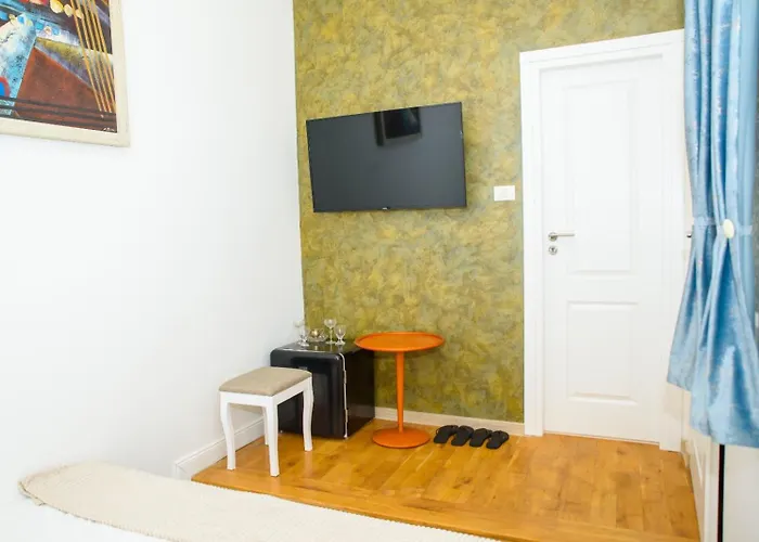 Bistro Centru Vechi 3* クラヨーヴァ